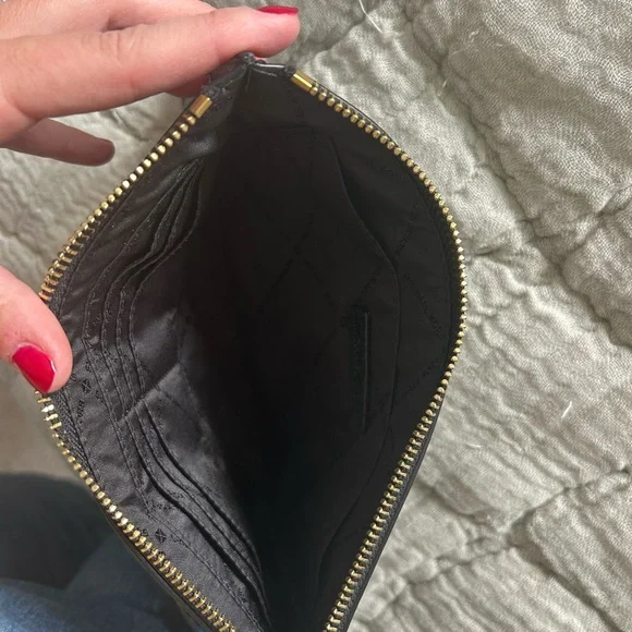 Michael Kors Jet Set Travel Large Pebbled Leather Pouch in Black - Picture 5 of 5